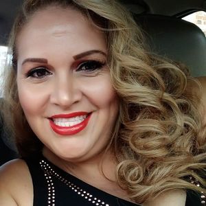 Meet your Posher, Claudia